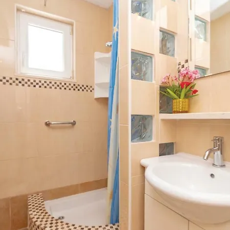 Apartment One-bedroom In Orebic